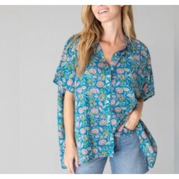 NATURAL LIFE Tops - Natural Life Kelly Women's OS Oversized Boxy SS Kimono Top Heathered Blue Floral
